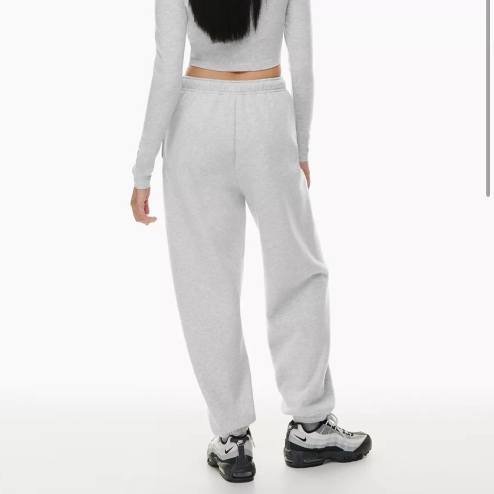 Tna XXS Aritzia Cozy Sweatfleece Mega Fit Jogger in Grey Size 2XS XXS - Picture 3 of 16